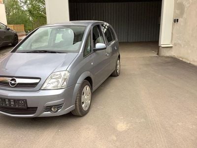 Silber Gebraucht 2006 Opel Meriva Edition Van / Kleinbus | 2.250 € (Fairer Preis)