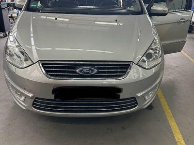 Gebraucht Ford Galaxy Titanium 200 PS (147 kW) 2013 Silber Van / Kleinbus