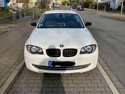 Gebraucht BMW 116 122 PS (89 kW) 2009 Weiß Kleinwagen