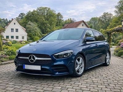 Gebraucht Mercedes B200 AMG line 163 PS (119 kW) 2022 Blau Van / Kleinbus