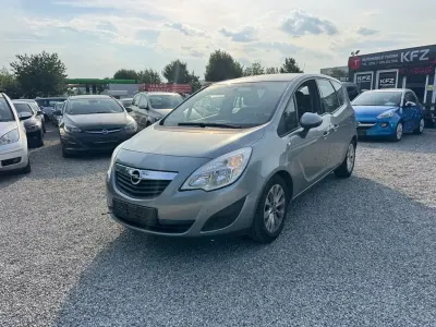 Gebraucht Opel Meriva Active 120 PS (88 kW) 2013 Silber Van / Kleinbus