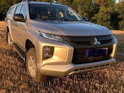 Gebraucht Mitsubishi L200 150 PS (110 kW) 2021 Silber Abholung