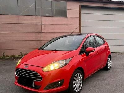 Rot Gebraucht 2014 Ford Fiesta Kleinwagen | 4.100 € (Fairer Preis)