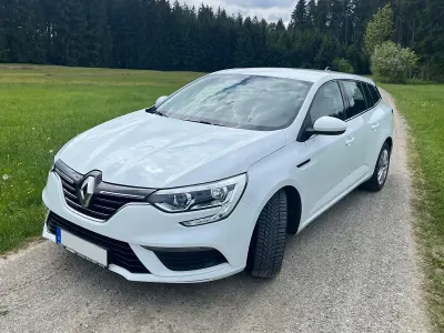 Gebraucht Renault Mégane GrandTour Play 101 PS (74 kW) 2017 Weiß Kombi