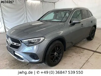 Gebraucht Mercedes GLC220 Advanced 197 PS (144 kW) 2023 Selenitgrau (metallic) SUV