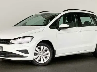 Używany VW Golf 150 KM (110 kW) 2020 Biały Minivan