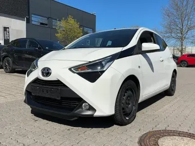 Gebraucht Toyota Aygo X-play 72 PS (52 kW) 2019 Weiß Kleinwagen