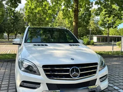 Gebraucht Mercedes ML350 258 PS (189 kW) 2012 Weiß SUV