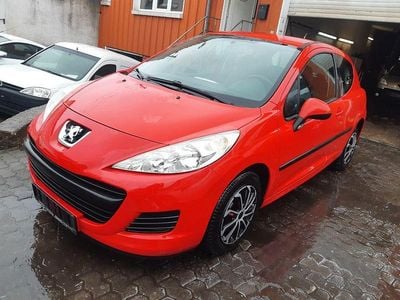 Gebraucht Peugeot 207 Tendance 73 PS (53 kW) 2010 Rot Limousine