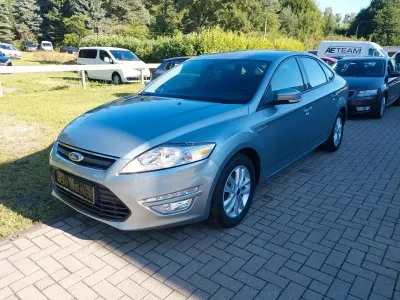Gebraucht Ford Mondeo Trend 160 PS (117 kW) 2013 Blau Limousine