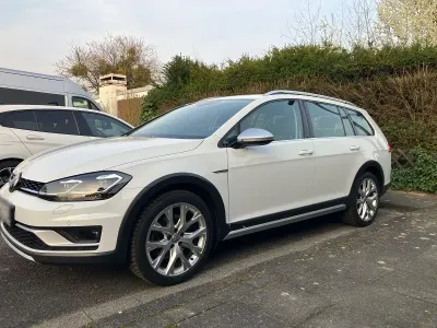Używany VW Golf Alltrack 179 KM (131 kW) 2018 Biały Kombi