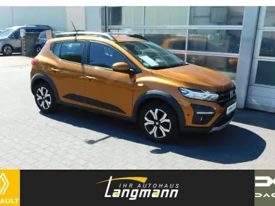 Gebraucht Dacia Sandero Comfort 101 PS (74 kW) 2021 Orange Limousine