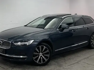 Używany Volvo V90 455 KM (334 kW) 2022 Niebieski Kombi
