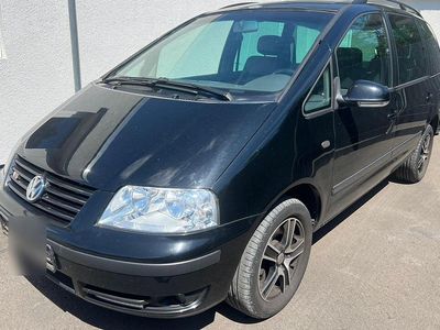 Schwarz Gebraucht 2003 VW Sharan Van / Kleinbus | 2.390 € (Fairer Preis)
