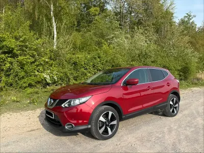 Gebraucht Nissan Qashqai N-Connecta 115 PS (84 kW) 2017 Rot SUV