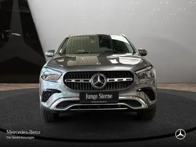 Gebraucht Mercedes GLA200 Progressive 163 PS (119 kW) 2025 Grau SUV