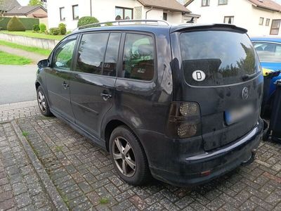 gebraucht VW Touran TDI Automatik Navi Xenon AHK Sitzheizung Alu