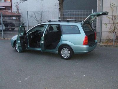 Silber Gebraucht 2001 Ford Focus Kombi | 2.490 € (Teuer)