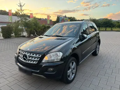 Gebraucht Mercedes ML320 224 PS (164 kW) 2009 Schwarz SUV
