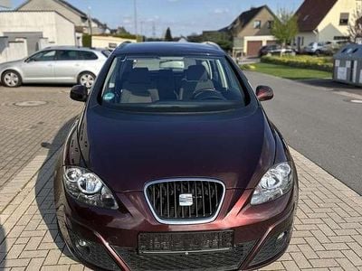 Second-hand Seat Altea XL Style 125 CP (91 kW) 2010 Roșu Monovolum