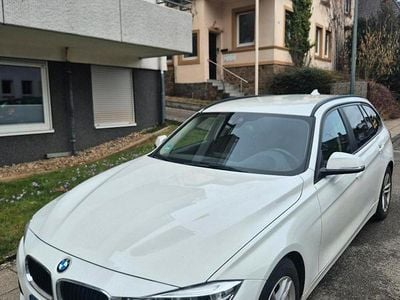 Gebraucht BMW 320 Sport Line 190 PS (139 kW) 2016 Weiß Kombi