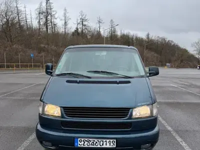 Gebraucht VW Multivan 102 PS (75 kW) 2001 Grün Van / Kleinbus