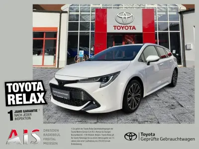 Gebraucht Toyota Corolla Team 116 PS (85 kW) 2021 Super white 2 Kombi