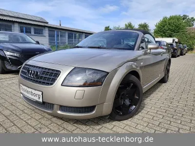 Gebraucht Audi TT Roadster Sport 150 PS (110 kW) 2004 Sandbeigemetallic Cabrio