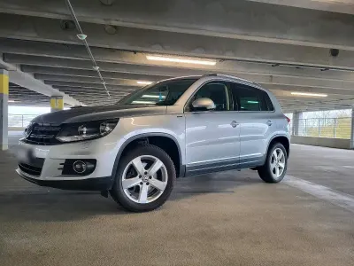 Gebraucht VW Tiguan 140 PS (102 kW) 2015 Silber SUV
