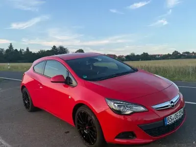 Gebraucht Opel Astra GTC 165 PS (121 kW) 2013 Rot Kleinwagen