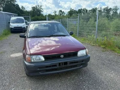 Gebraucht Toyota Starlet XLi 75 PS (55 kW) 1993 Rot Kleinwagen