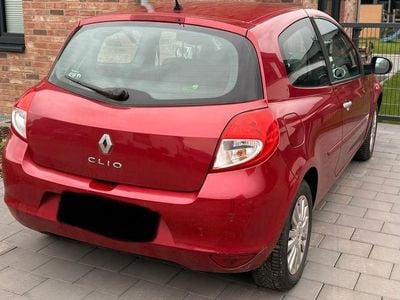 Gebraucht Renault Clio II 75 PS (55 kW) 2009 Rot Limousine