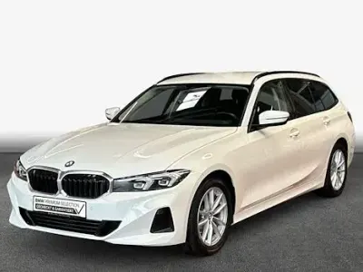 Gebraucht BMW 320 Sport Line 190 PS (139 kW) 2023 Alpinweiß Kombi