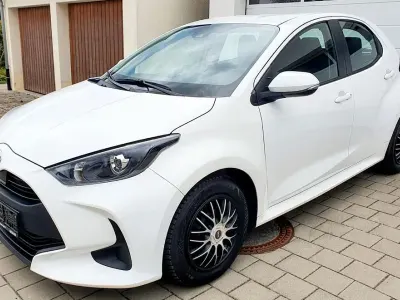 Gebraucht Toyota Yaris Comfort 72 PS (52 kW) 2021 Weiß Kleinwagen