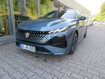 Neu Peugeot 308 SW GT 136 PS (100 kW) 2025 Blau Kombi