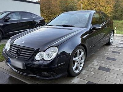 Usata Mercedes C180 143 CV (105 kW) 2005 Blu Berlina