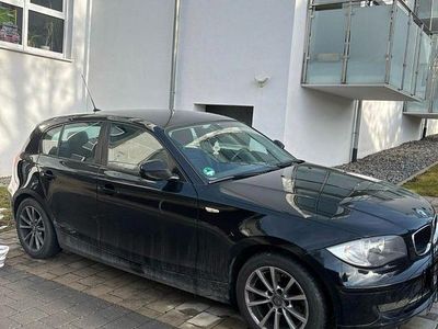 Gebraucht BMW 116 122 PS (89 kW) 2010 Schwarz Kleinwagen