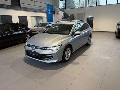 Gebraucht VW Golf VIII 150 PS (110 kW) 2024 Silber Kombi