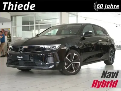 Gebraucht Opel Astra Edition 181 PS (133 kW) 2022 Diamant schwarz metallic Kleinwagen