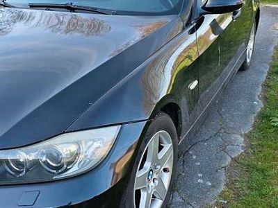 Gebraucht BMW 318 Sport Line 129 PS (94 kW) 2005 Schwarz Limousine