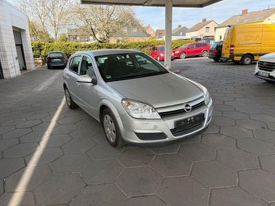 Usata Opel Astra Edition 105 CV (77 kW) 2005 Argento Utilitaria