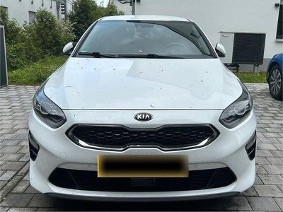 Gebraucht Kia Ceed Spirit 140 PS (102 kW) 2018 Weiß Kleinwagen