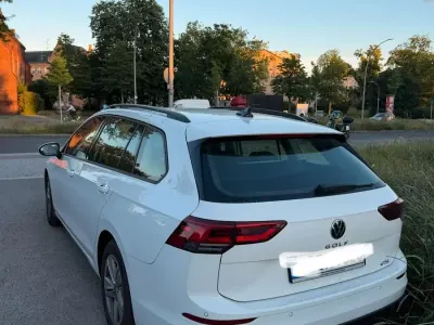 Gebraucht VW Golf VIII 110 PS (80 kW) 2022 Weiß Kombi