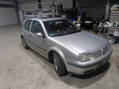 Silber Gebraucht 2002 VW Golf IV Kleinwagen | 900 € (Superpreis)