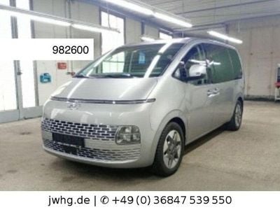 Gebraucht Hyundai Staria Prime 177 PS (130 kW) 2024 Shimmering silver Van / Kleinbus