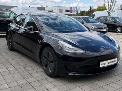 Second-hand Tesla Model 3 Standard Range 225 kW (306 CP) 2019 Negru Berlinǎ