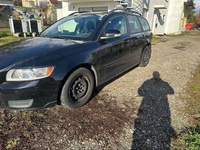 Gebraucht Volvo V50 Drive Kinetic 109 PS (80 kW) 2010 Black sapphire / metallic Kombi