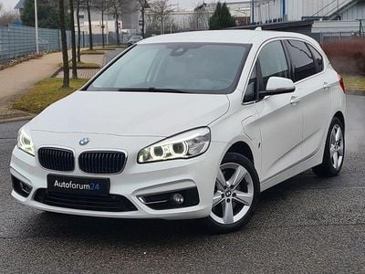 Weiß Gebraucht 2016 BMW 225 Active Tourer Luxury Line Van / Kleinbus | 14.399 € (Etwas zu teuer)