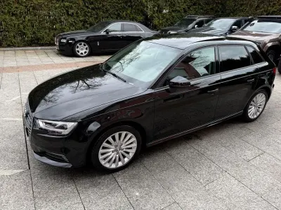 Gebraucht Audi A3 Sportback e-tron Sport 150 PS (110 kW) 2017 Schwarz Kleinwagen