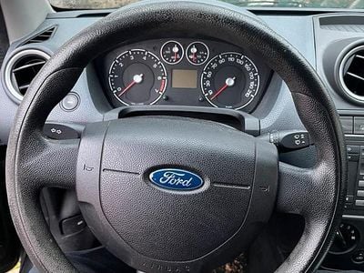 Blau Gebraucht 2006 Ford Fiesta Kleinwagen | 730 € (Guter Preis)